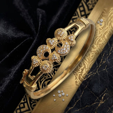 Fozia Floral Crystal Kada Bracelet – Elegant Women Jewelry
